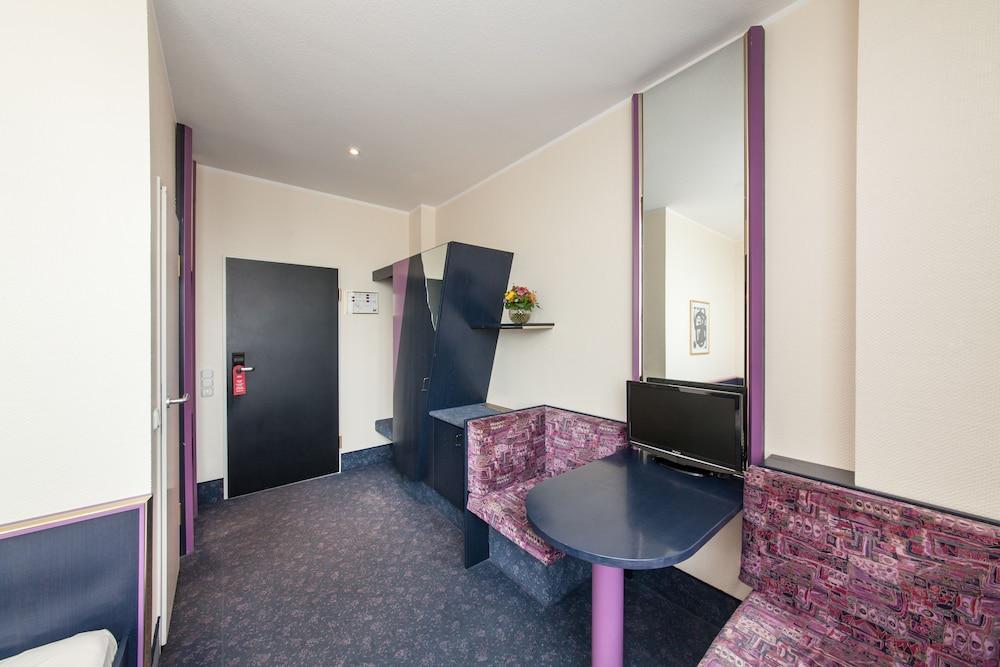 Mirage Duesseldorf-neuss Hotel 3*